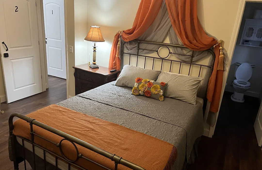 Holland Farmhouse Inn B&B-1